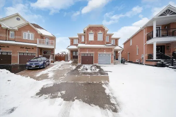 3314 Flagstone DR, Mississauga, ON L5M 7T7