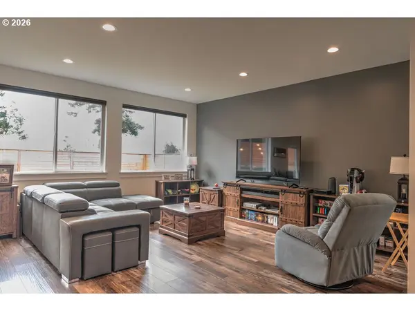 1966 34TH ST, Florence, OR 97439