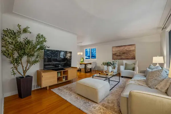 111 Cambrian DR NW, Calgary, AB T2K 1P5