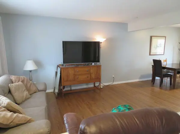 5012 39 Street, Innisfail, AB T4G 1H7