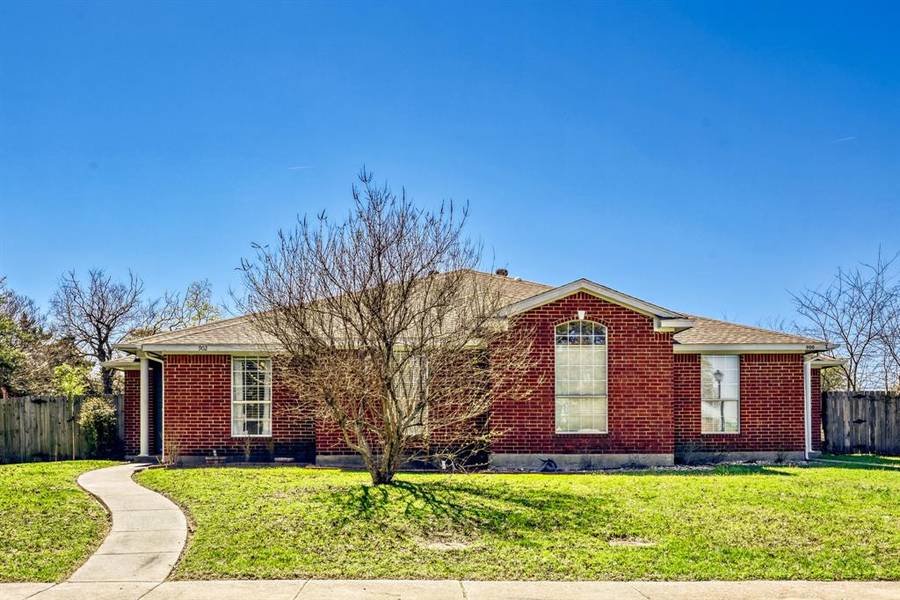 902 Teakwood Lane, Desoto, TX 75115