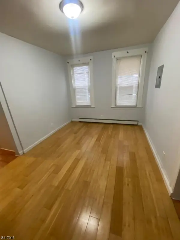 27 Pingry Pl #1, Elizabeth City, NJ 07208