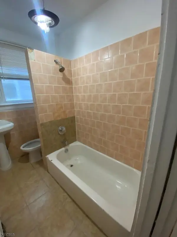 27 Pingry Pl #1, Elizabeth City, NJ 07208