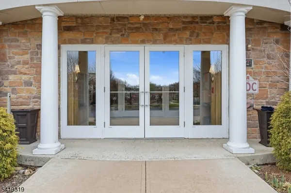 373 Victoria Drive, Bridgewater Twp., NJ 08807