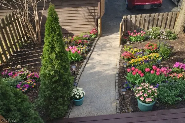 54 Holly Ct #54, Edison Twp., NJ 08820