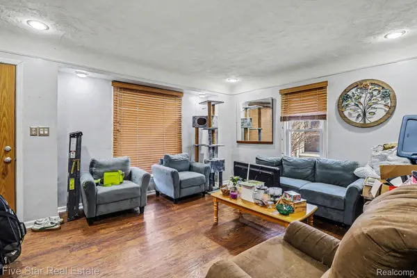 24691 Colgate ST, Dearborn Heights, MI 48125