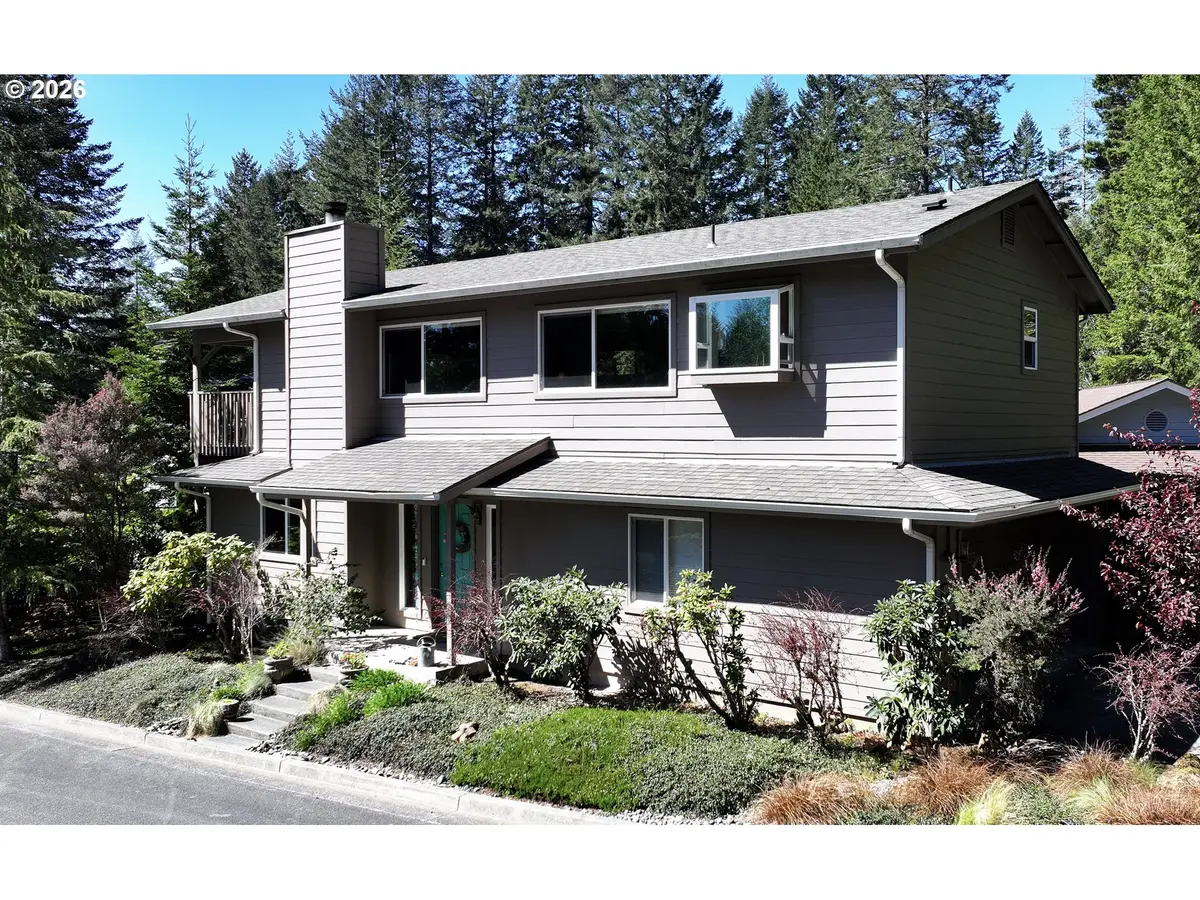 1410 GLENWOOD DR, Brookings, OR 97415