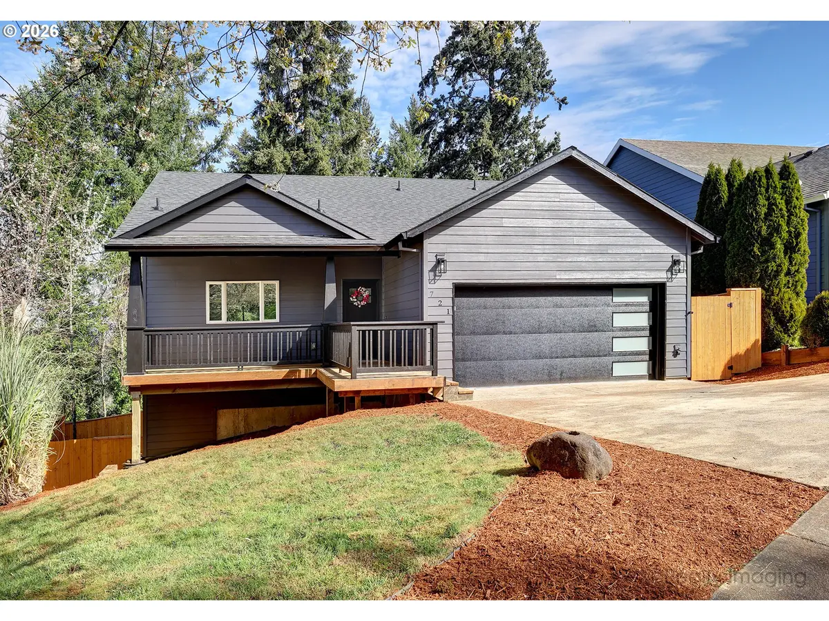 721 SE FOREST GLEN RD, Estacada, OR 97023