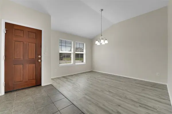 305 Woodridge Drive, Oak Point, TX 75068