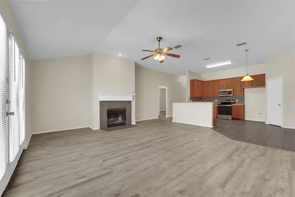 305 Woodridge Drive, Oak Point, TX 75068