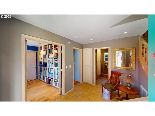 1410 GLENWOOD DR, Brookings, OR 97415