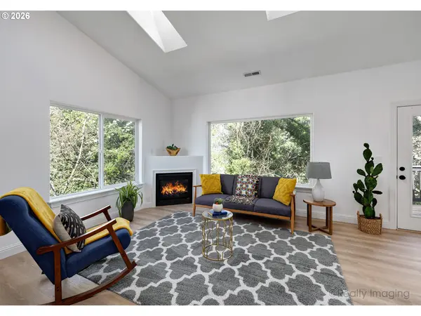 721 SE FOREST GLEN RD, Estacada, OR 97023