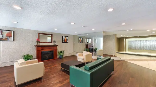 812 Burnhamthorpe RD #1207, Toronto W08, ON M9C 4W1