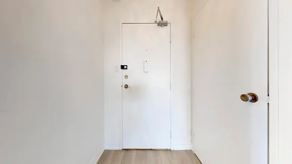 812 Burnhamthorpe RD #1207, Toronto W08, ON M9C 4W1