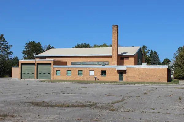 610 S Cuyler ST, Cheboygan, MI 49721