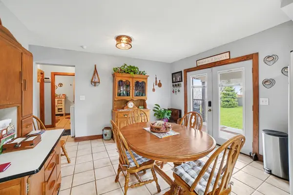 214/216 N Pine ST, St Louis, MI 48880