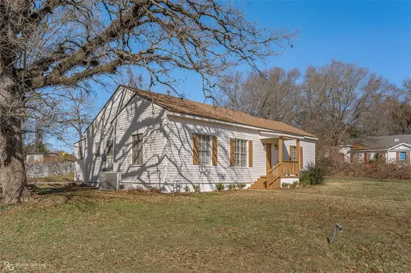 101 N Walnut Street, Vivian, LA 71082