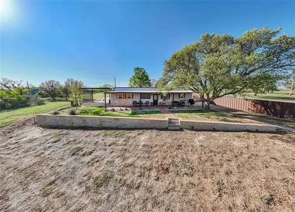 308 County Road 221, Breckenridge, TX 76424