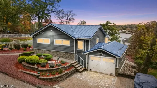 64 Ithanell Rd, Hopatcong Boro, NJ 07843