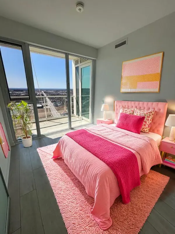 39 Mary ST #2402, Barrie, ON L4N 1S9