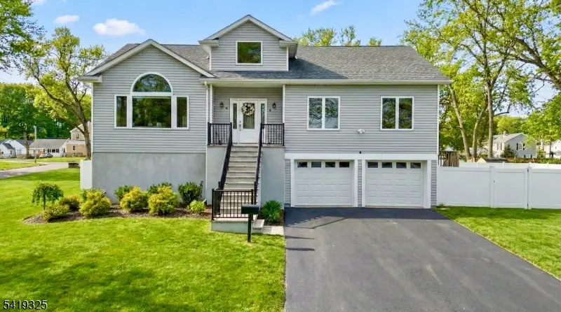 2 Linden Ave, Lincoln Park Boro, NJ 07035