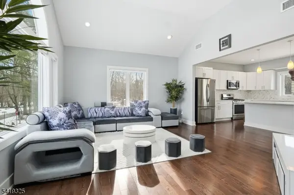 2 Linden Ave, Lincoln Park Boro, NJ 07035