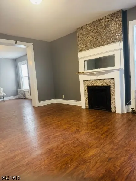 961 Lafayette St, Elizabeth City, NJ 07201