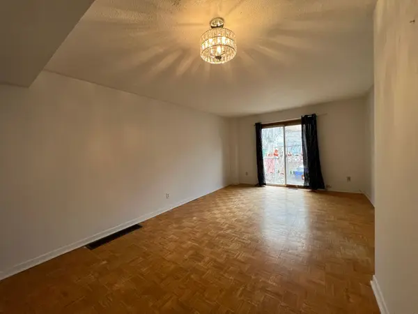 85 Blake ST, Toronto E01, ON M4J 3E2