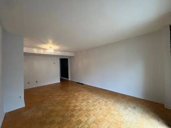 85 Blake ST, Toronto E01, ON M4J 3E2