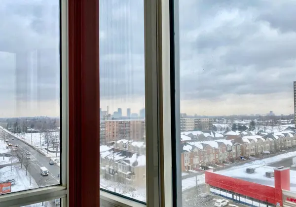 1470 Midland AVE #911, Toronto E04, ON M1P 4Z4