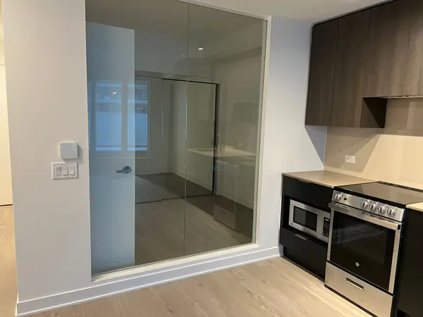 3900 Confederation Pkwy #204,, Mississauga, ON L5B 0M3