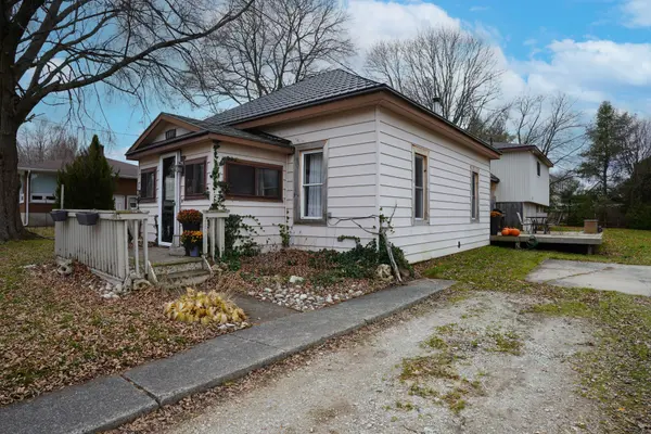 494 Isaac ST, South Bruce Peninsula, ON N0H 2T0