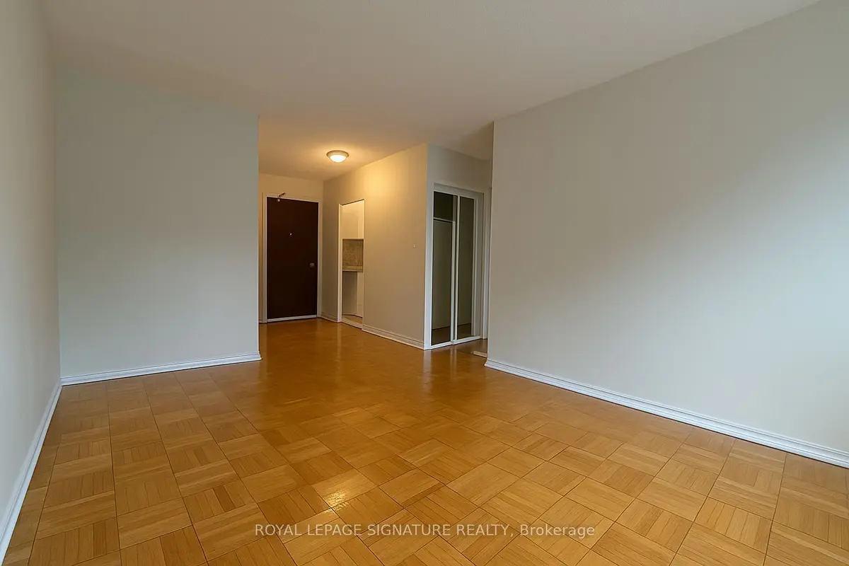 990 Avenue RD #107, Toronto C03, ON M5P 2K8