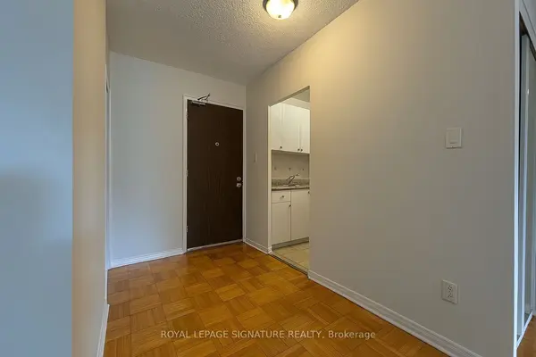 990 Avenue RD #107, Toronto C03, ON M5P 2K8