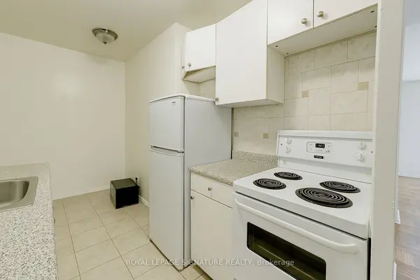 990 Avenue RD #107, Toronto C03, ON M5P 2K8