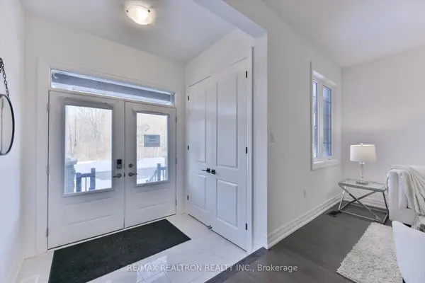 2858 Foxden SQ, Pickering, ON L1X 0N9