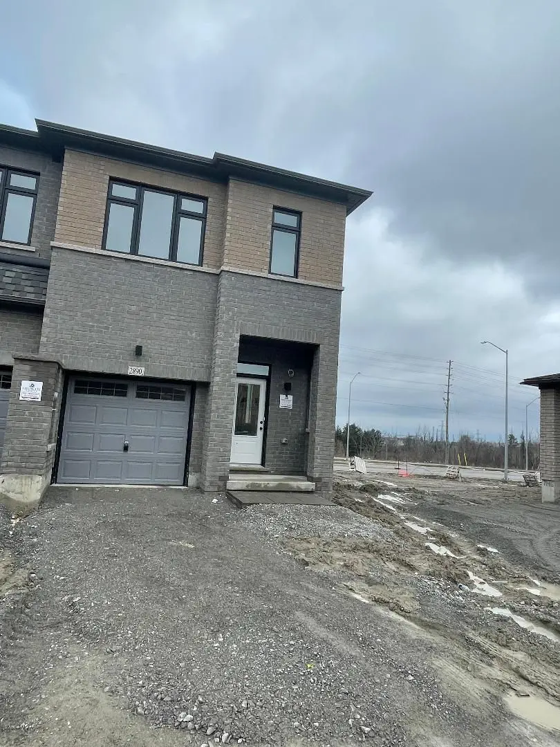 2890 Peter Matthews DR, Pickering, ON L1X 0S2