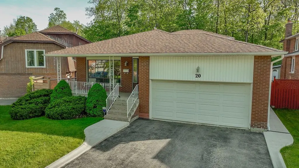 20 Manorcrest ST, Brampton, ON L6S 2X1