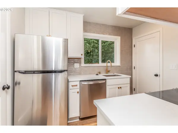 1842 SE 92ND AVE, Portland, OR 97216