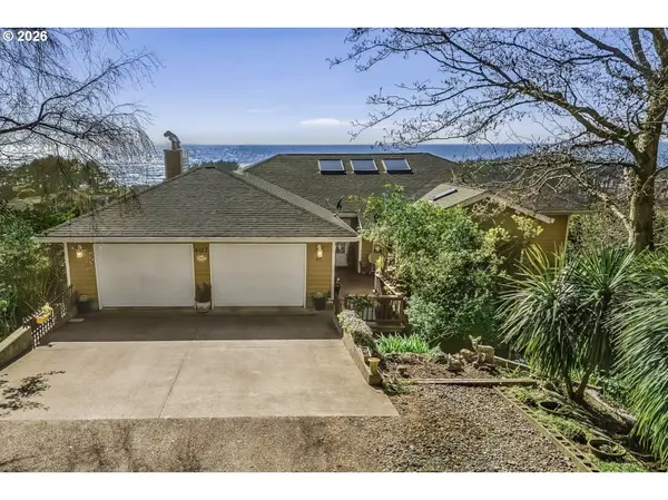 407 KING ST, Yachats, OR 97498