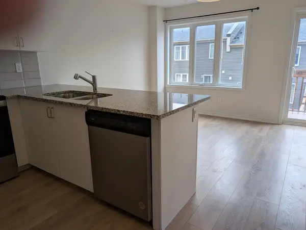 85 Danzatore PATH, Oshawa, ON L1L 0P9