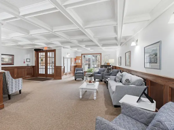 24 Ontario ST #208, Bracebridge, ON P1L 2H5