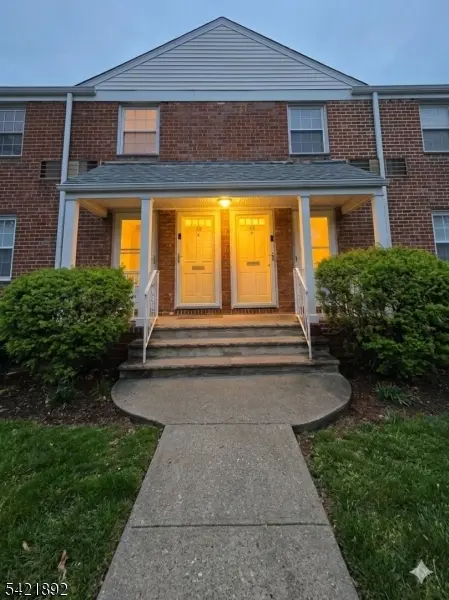 112 Darwin Ave #27, Rutherford Boro, NJ 07070
