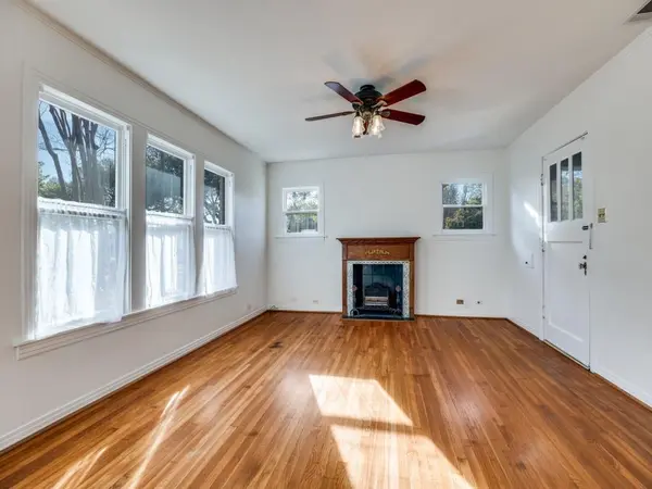 6931 Lindsley Avenue, Dallas, TX 75223