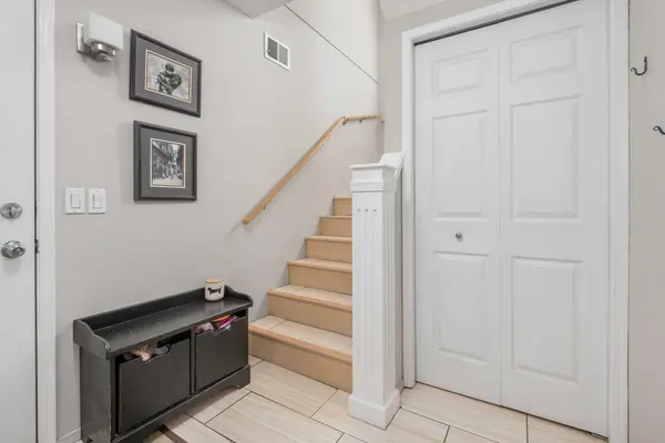 7171 Coach Hill RD #2504, Calgary, AB T3H 3R7