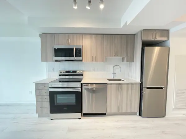 1010 Sandy Beach RD #2309, Pickering, ON L1W 3V9