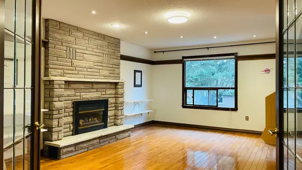 575 Lombardy AVE #Main, Oshawa, ON L1J 8H5