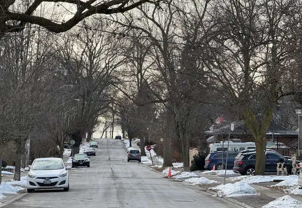 76 Thirty Eighth ST #Upper Floor, Toronto W06, ON M8W 3M3