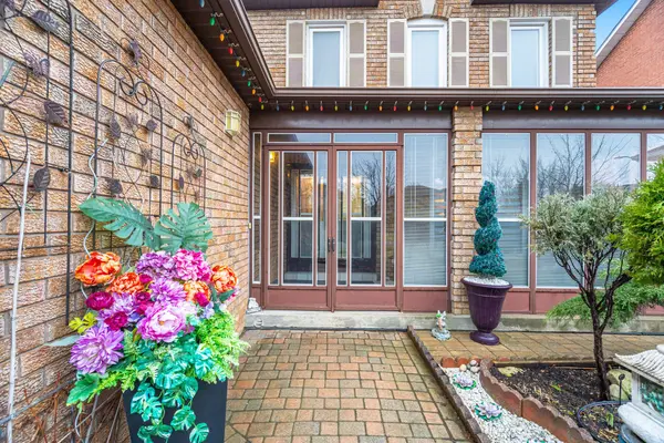 62 Fernbrook CRES, Brampton, ON L6Z 3N7