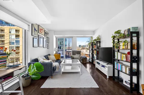 250 Lett ST #301, West Centre Town, ON K1R 0A8